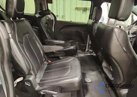 2023 Chrysler Pacifica Touring L z USA, uszkodzony, nr VIN 2C4RC3BG7PR528130